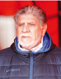 مدرب الهلال يرفض الخروج  من «الباب الضيق» !
