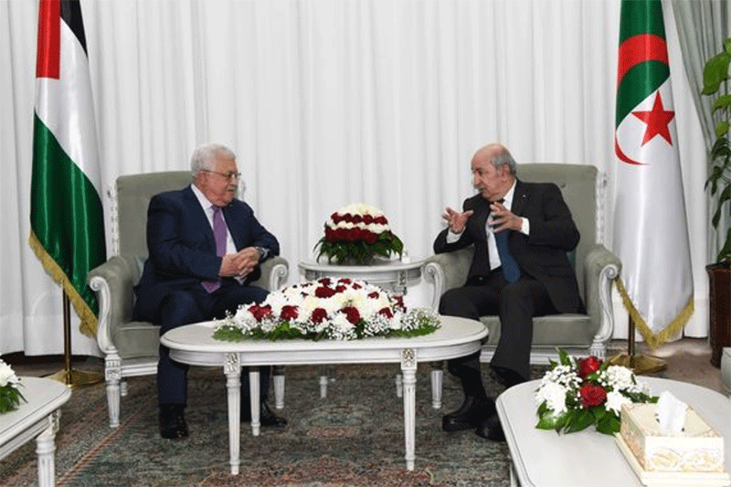 الرئيس تبون يستقبل رئيس دولة فلسطين