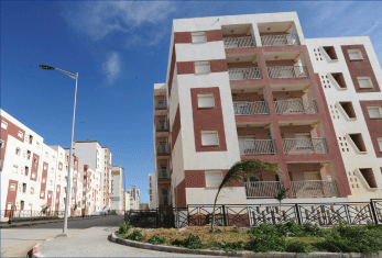 المدير الجهوي لـ «عدل» بقسنطينة أكد قرب ربطها: سكــــنات دون غاز ومــــاء بعــــد أزيــــد من شــهر عن توزيعــــها بالرتبة