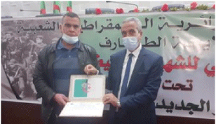 فيما  تم دعم مناطق ظل بخزانات مياه: تــوزيــع مفــاتيــح 80 سكـنــا بالطــارف