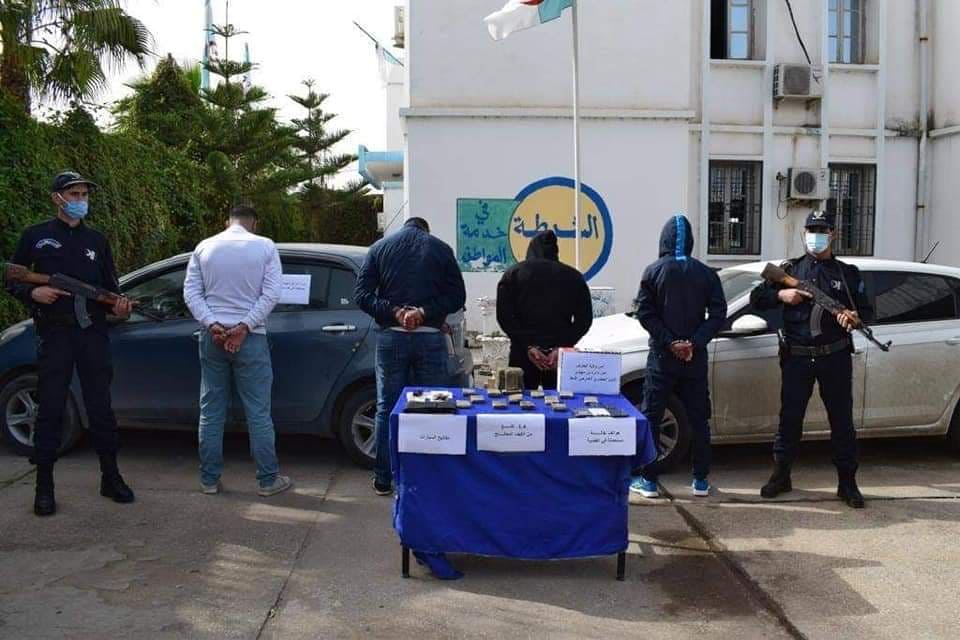 الطارف: تفكيك شبكة ترويج المخدرات وحجز 1.5 كيف معالج 