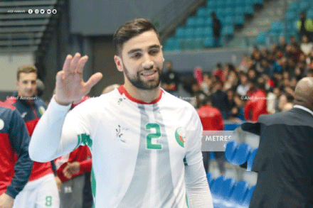 لاعب أمل سكيكدة ومنتخب كرة اليد زهير نعيم للنصر