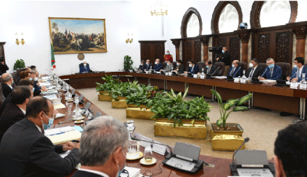 مجلس الوزراء يصادق على مشروع قانون الانتخابات والرئيس يوجه و يوضح: رفع حصة الشباب إلى النصف وتشجيع التمثيل النسوي