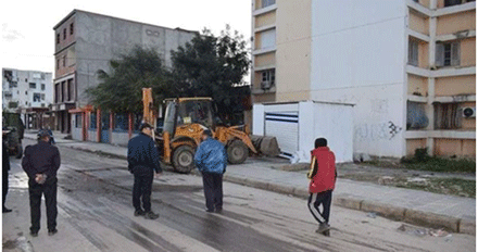 حملة لإزالــة الأكشــاك الفوضوية و المتاريس بالذرعــان  في الطـــارف