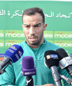 مدافع المنتخب الوطني بلعمري يصرح: من يتمنى رحيل بلماضي لا يحب الخير للجزائر