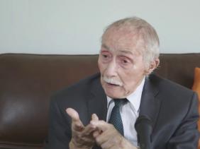 وفاة علي يحيى عبد النور: الوزير الأول يبرز 