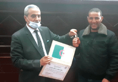 فيما تم  تشغيل الغاز و الكهرباء بعدة تجمعـات: توزيع مفاتيح السكن على 100 مستفيد بالطارف 