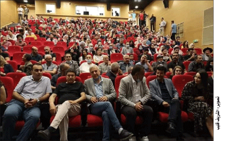 احتضنته قاعة العروض الكبرى أحمد باي
