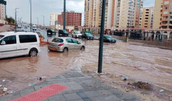انسداد للبالوعات بنقاط سوداء: طرقات تغرق في مياه الأمطار بعلي منجلي