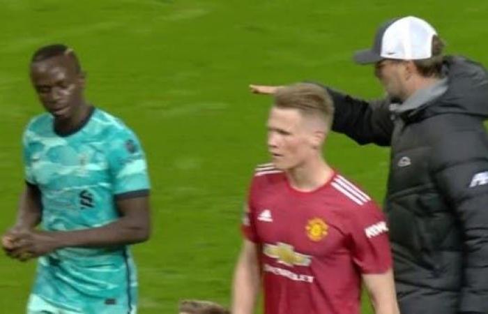 كلوب ينفي وجود مشاكل بينه وبين ماني