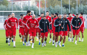 لاعبو البطولات الخليجية أول الملتحقين ووناس مهدد بالغياب 
