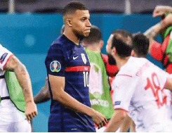 بعد صدمة الإقصاء أمام سويسرا: مشاجرة بين عائلات لاعبي منتخب فرنسا