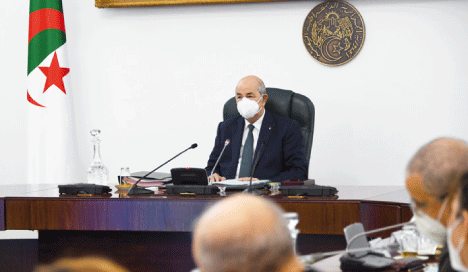 الرئيس تبون يتخذ تدابير لمحاربة كورونا و يؤكد: الدخــول الاجتمــاعي القـــادم مرهــــون بتــلقـيــح الجمـيــع