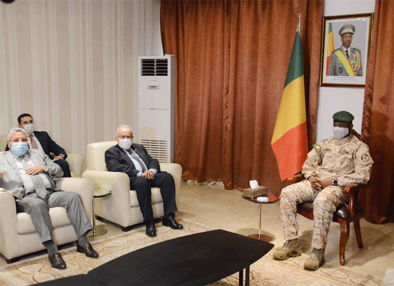  لعمامرة يستقبل من طرف الرئيس الانتقالي لمالي العقيد آسيمي غويتا