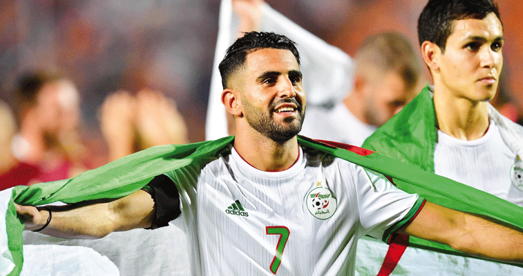 قائد المنتخب الوطني محرز يصرح: الجزائر تعني لي الكثير وقميص الخضر يذكرني بوالدي