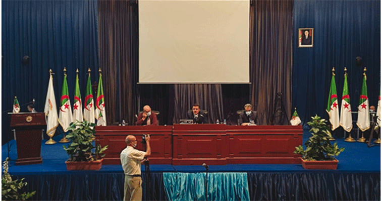 الوالي وضع هدف تطعيم 100 ألف مواطن في اليوم الوطني للتلقيح: ارتفــــــاع نسبــــــــة التلقيــــــــح في المناطـــــق الريفيـــــة بسطيف