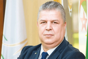 تفادى الحديث عن التحكيم، رئيس الفاف يؤكد: الأهم بقاؤنا في الصدارة