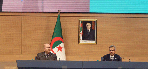الوزير الأول يدعو لإعداد خارطة جديدة للمنظومة الصحية ويؤكد: بـــات من الضـروري وقــف نزيـف تحويــل المرضى للعـلاج بالخـــارج
