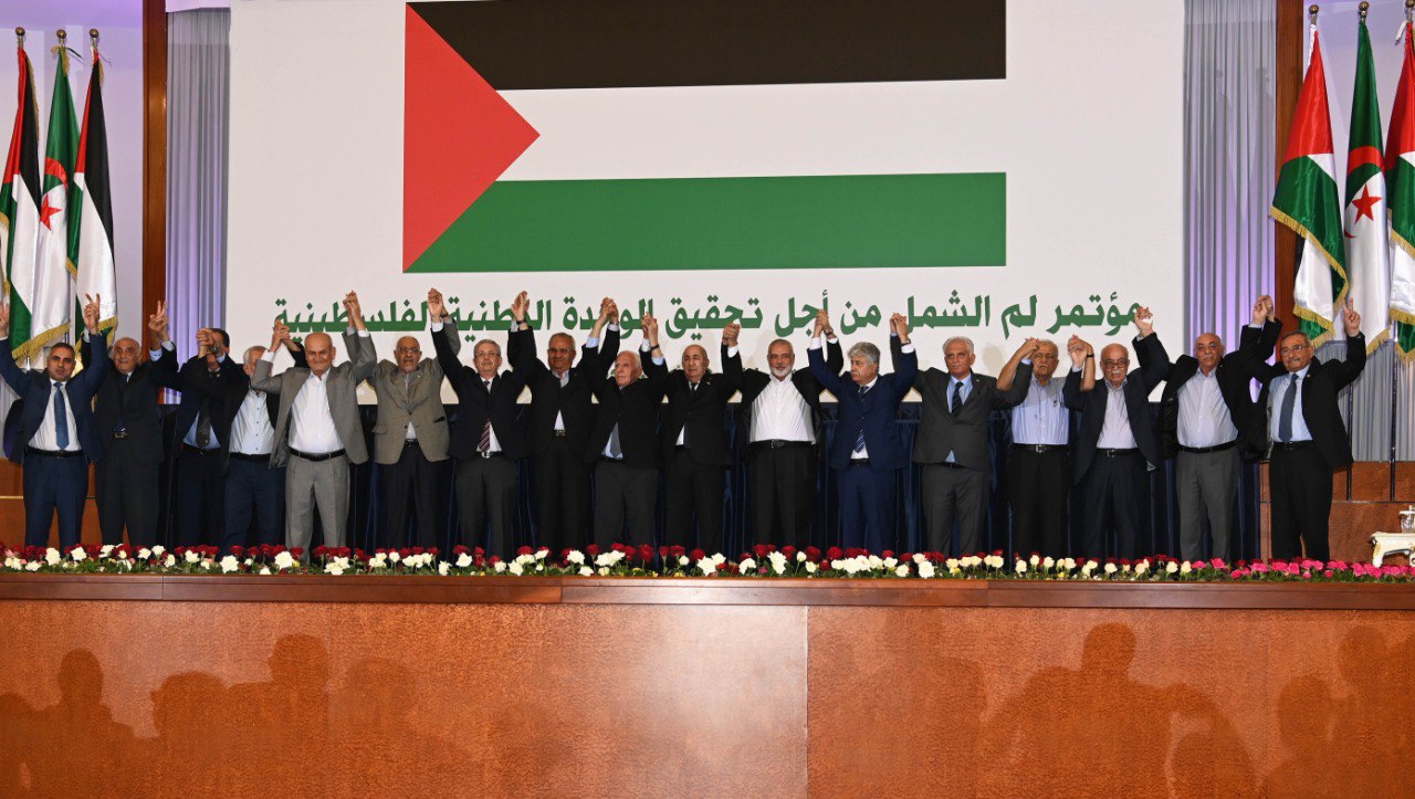 مجلس الوزراء الفلسطيني يتجند لترجمة وثيقة إعلان الجزائر 