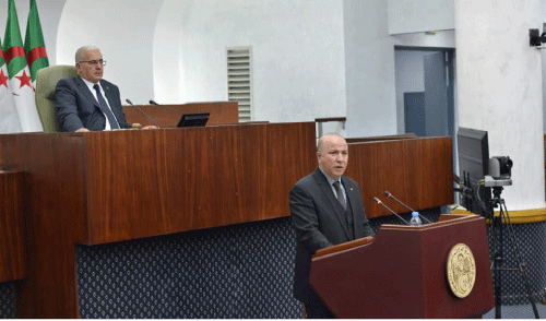 الوزير الأول يعرض بيان السياسة العامة أمام النواب: تأكيد على عصرنة الخدمات وتعزيز الحماية الاجتماعية وتطوير الاقتصاد