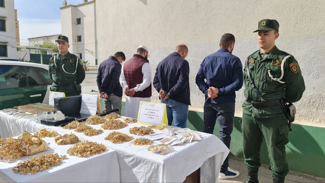 ميلة: الدرك يحجز 12 كلغ من الذهب وأموال بالعملتين الوطنية والصعبة 