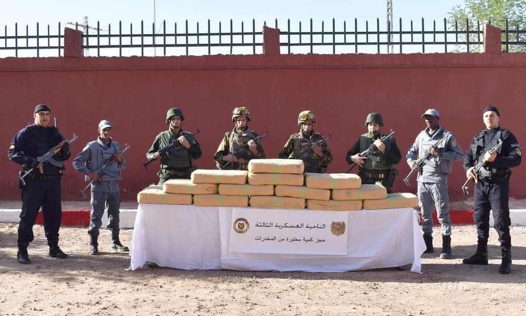 وزارة الدفاع: حجز أزيد من 14 قنطارا من المخدرات عبر الحدود مع المغرب خلال أسبوع 