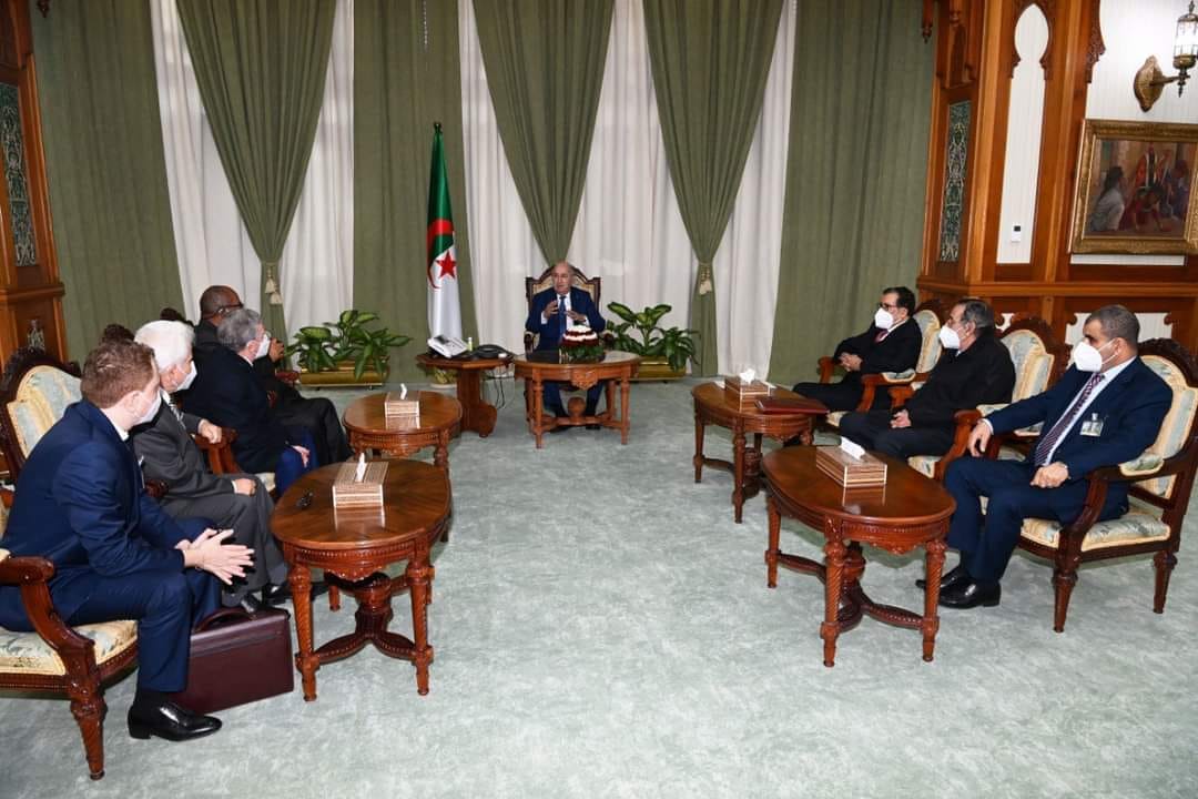  الرئيس تبون يستقبل مؤرخين جزائريين