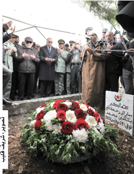 شيّع إلى مثواه الأخير بمقبرة الشهداء بحضور الرئيس الأسبق اليامين زروال: جثمــــان المجاهد والعميد المتقاعـــد محمد بتشيـن يوارى الثــرى بقسنطينــة