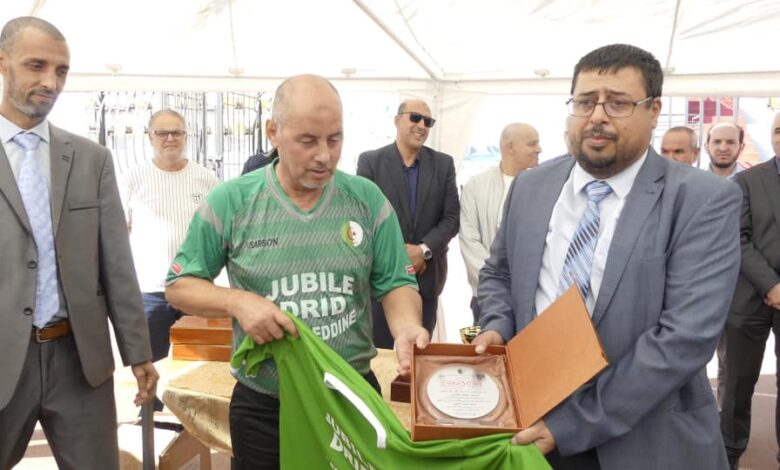 تكريم الحارس الدولي السابق نصر الدين دريد عقب مباراته الاعتزالية