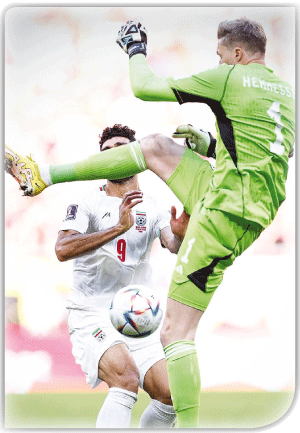 دخل تاريخ كأس العالم من الباب الخلفي: واين هينيسي أول لاعب يطرد في مونديال قطر
