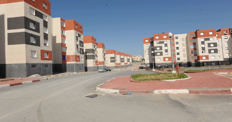 بلعريبي يعلن عن إجراءات لتدارك تأخر مشاريع ويؤكد: الجزائـــــر تخـــــــــرج من مرحلــــــــة «أزمـــــة السكــــن» إلى تسيــــير الطلـــب