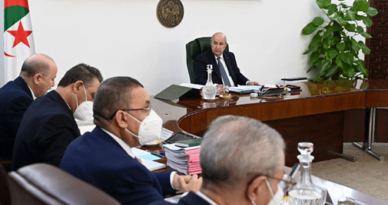 مجلس الوزراء يوافق على قرارات لرفع مداخيل الأسر الجزائرية:  زيادات جديـدة في الأجـــور ورفع قيمـة منحتي البطالة والتقاعد