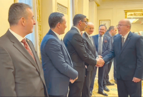 بن عبد الرحمان أمام أفراد من الجالية بواشنطن:  نعمل علـــى استرجاع هيبة الجزائـــــر وثقــــة المواطن في المؤسســـــــــــات 