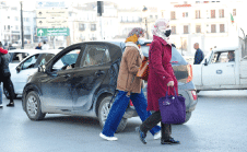 مختصون يدعون للتلقيح والتقيّد بالتدابير الوقائية: الأرقـام الأخيـرة لا تعنــي زوال الجــائحـة