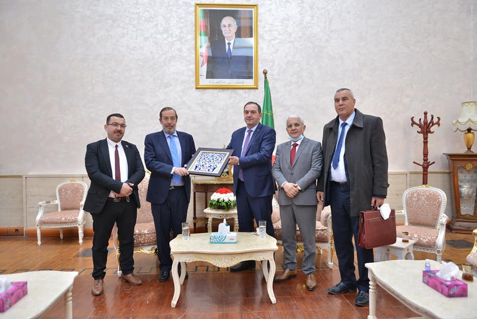 سفير اسبانيا بالجزائر يشيد بالتوجه السياسي والاقتصادي الذي تعرفه الجزائر 