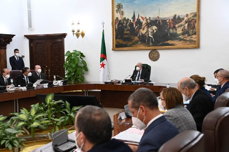 مجلس الوزراء: تجميد وإلغاء لرسوم وضرائب ودعم لتفادي آثار ارتفاع الأسعار