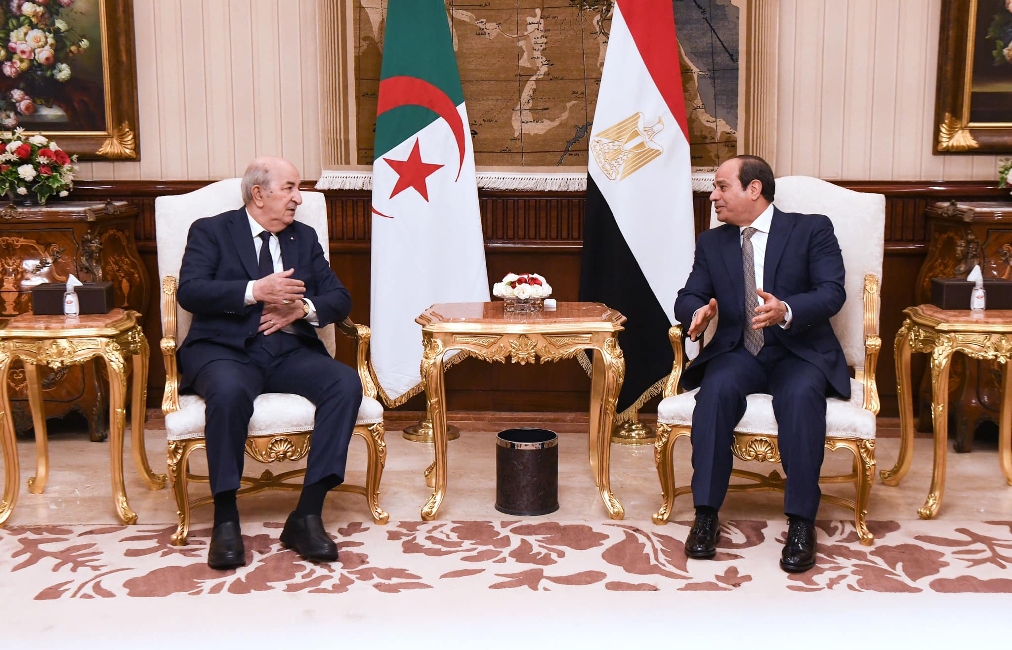 الرئيس تبون يجري مكالمة هاتفية مع نظيره المصري 