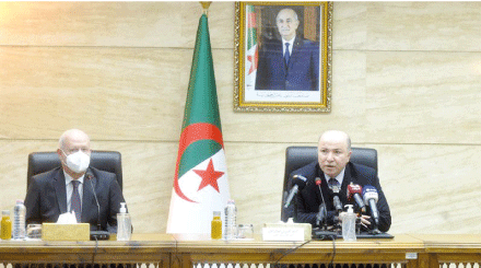 راوية يستلم مهامه و الوزير الأول يؤكد: استكمـــــال مشاريــــع الرقمنـــــة 