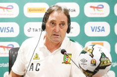 مدرب منتخب الكاميرون : ينجو من الإقالة