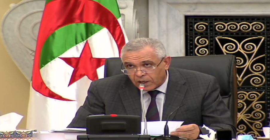 وزير العدل: الجزائر تتعرض إلى 