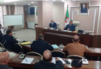 نظم اجتماعا بخصوص تسريع أشغال تهيئة ملعب حملاوي: والي قسنطينـــــة يهـــــدِّد بفســـــخ عقــــود المقــــاولات غير الملتزمــــة