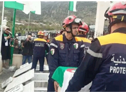 بمناسبة احتفالات الذكرى 60 لعيد النصر بسطيف: إعـــــادة دفــن رفـــــات ثمانيـة شهــداء بمقبـــرة  في حمــــام قــرقـــــور