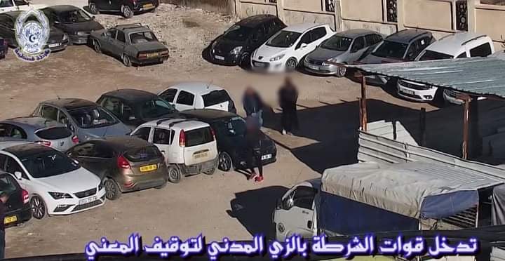 قسنطينة:  شرطة علي منجلي توقف 16 حارسا ينشطون بطريقة غير قانونية