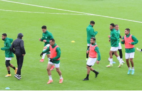 مطالب بترسيم مهال مدربا: لاعبو الهلال يرمون الكرة في مرمى المسيرين