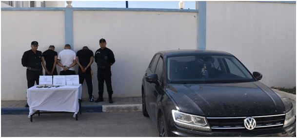 قسنطينة: القبض علـى 3 أشـخاص في قضــيتي سرقـة مصوغات ومركبة