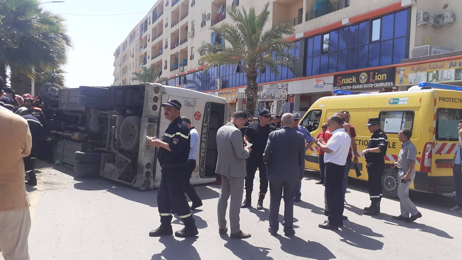 الطارف: إصابة 14شخصا بجروح متفاوتة في انحراف حافلة بوسط المدينة
