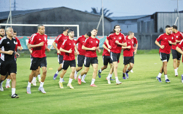  الاختلاف في ملعب المباراة : الفــــاف تفــــاوض اتحاديـــة الباراغواي لأجــل وديـــة