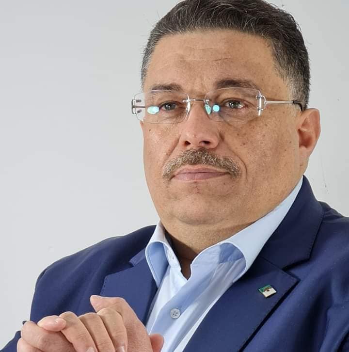 عصماني: الجزائر تعيش 