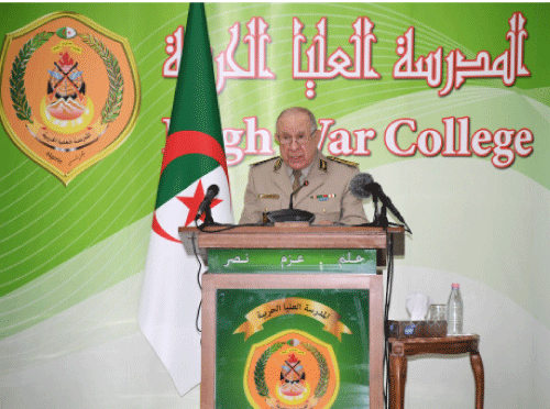 الفريق السعيد شنقريحة يؤكد: الجزائر تعيش تحديات جديدة تقتضي تحيين التكوين
