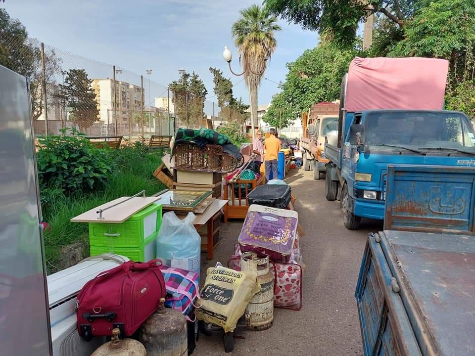 كانت تقيم في غرف تغيير الملابس بميدان التنس 